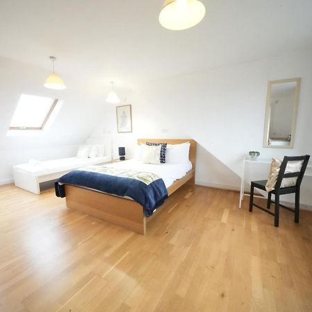 The Great Airport Place-Private Bedrooms With Private Bathroom-1 Bus To Heathrow Airport-5 Minutes By Car- Helpful Advice From Our Team Harmondsworth Екстериор снимка